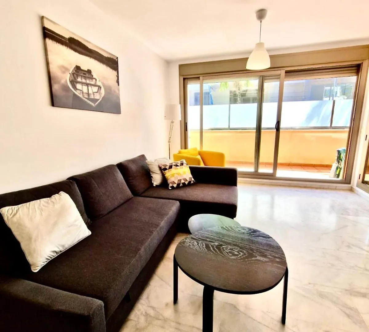 Prime Location, Pool, Beach, Shops, All Nearby Apartment Benalmadena