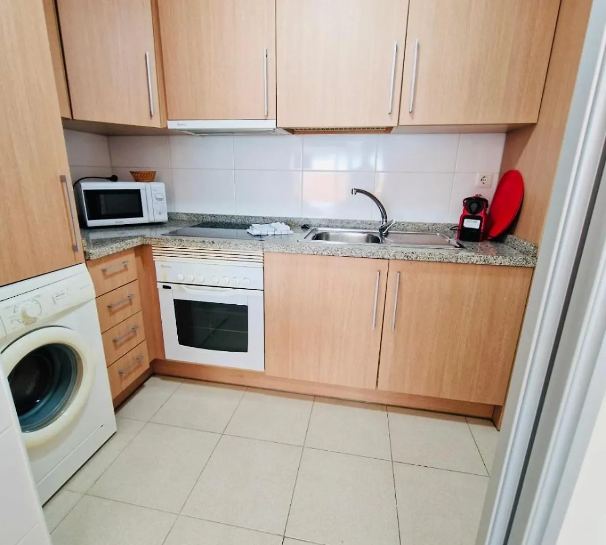 Prime Location, Pool, Beach, Shops, All Nearby Apartment Benalmadena Spain