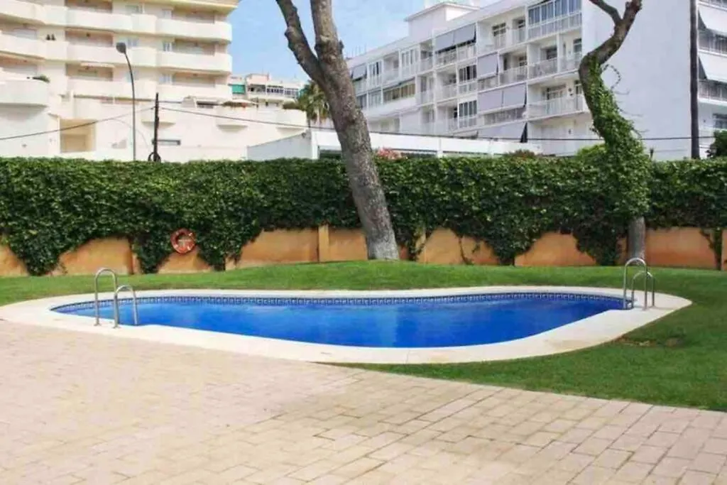 Prime Location, Pool, Beach, Shops, All Nearby Apartment Benalmadena 0*,  Spain